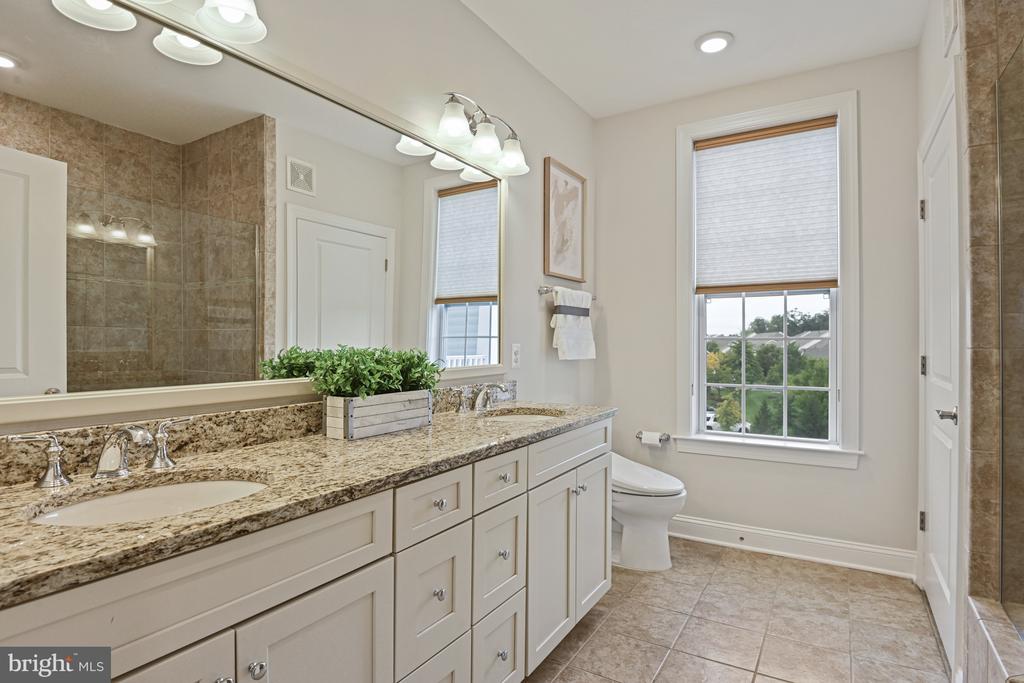44605 York Crest Ter #306