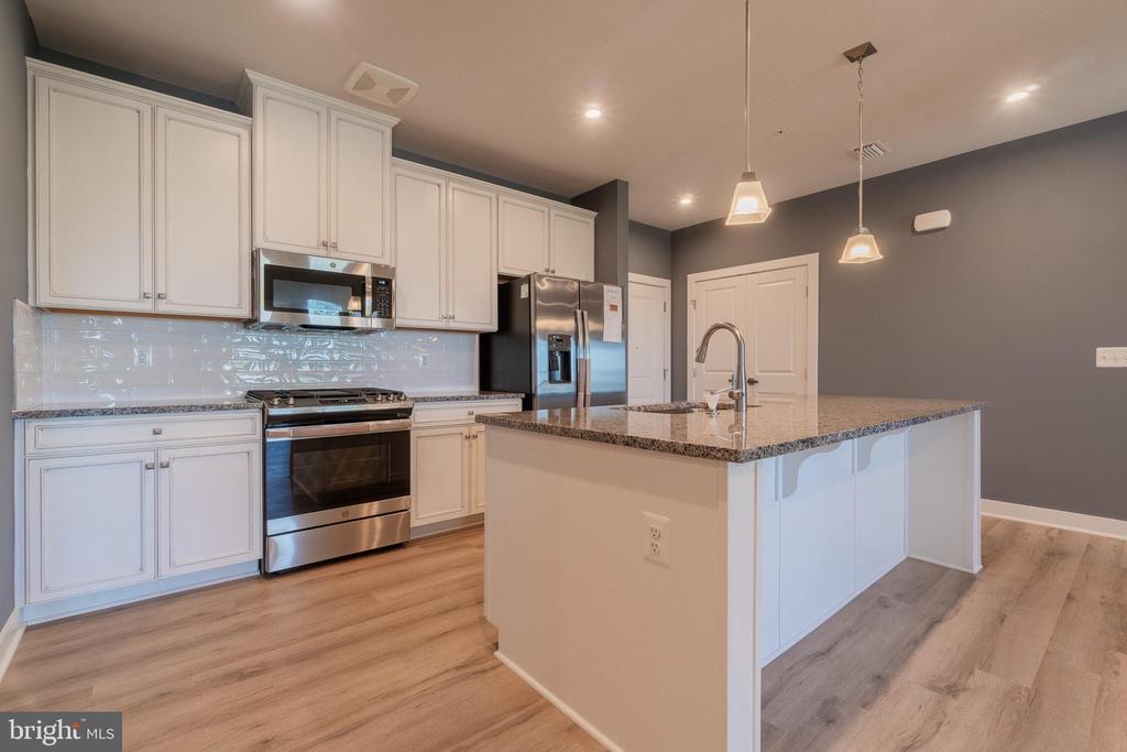 46320 MOUNT MILSTEAD TERRACE 402