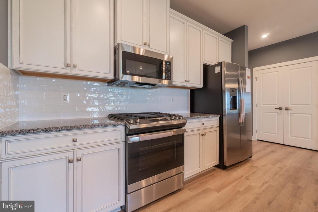 46320 MOUNT MILSTEAD TERRACE 402