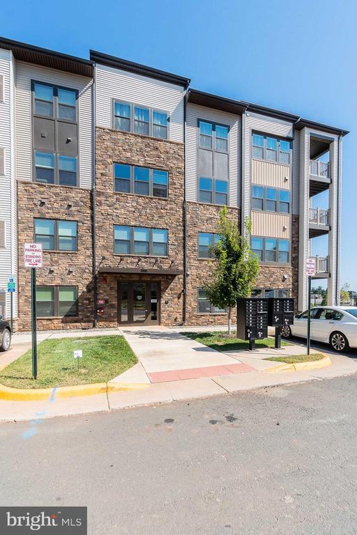 46320 MOUNT MILSTEAD TERRACE 402