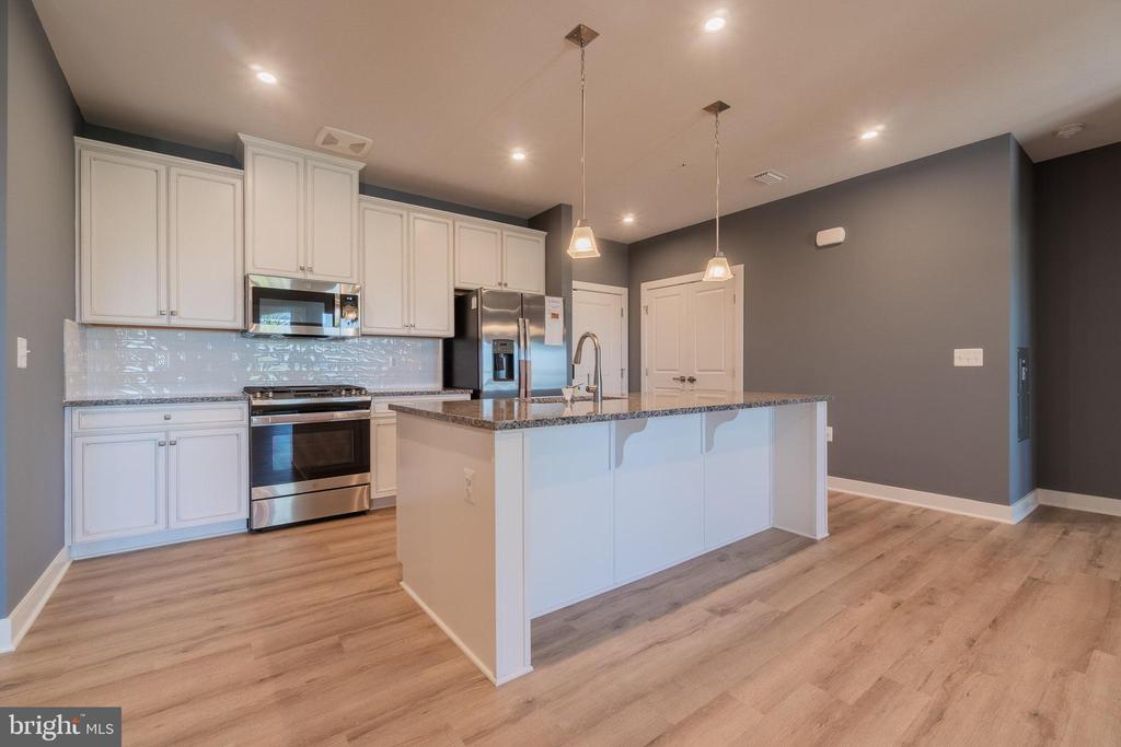 46320 MOUNT MILSTEAD TERRACE 402