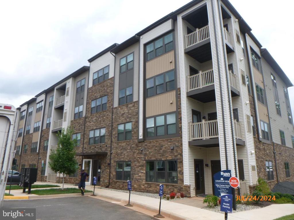 46320 MOUNT MILSTEAD TERRACE 402