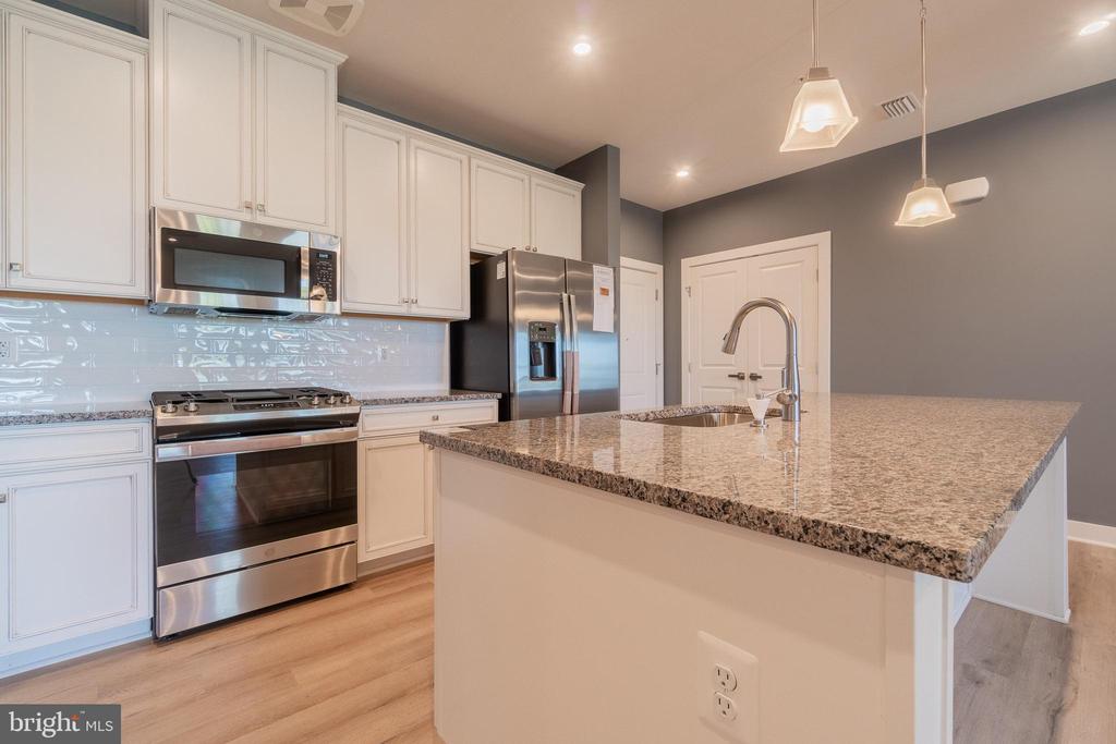 46320 MOUNT MILSTEAD TERRACE 402