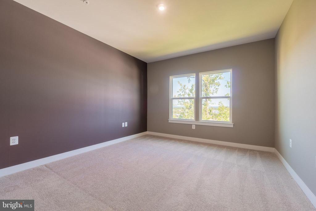 46320 MOUNT MILSTEAD TERRACE 402
