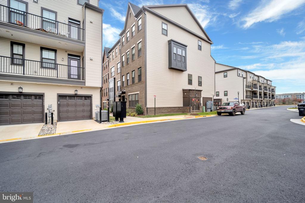 22480 Radford Point Ter