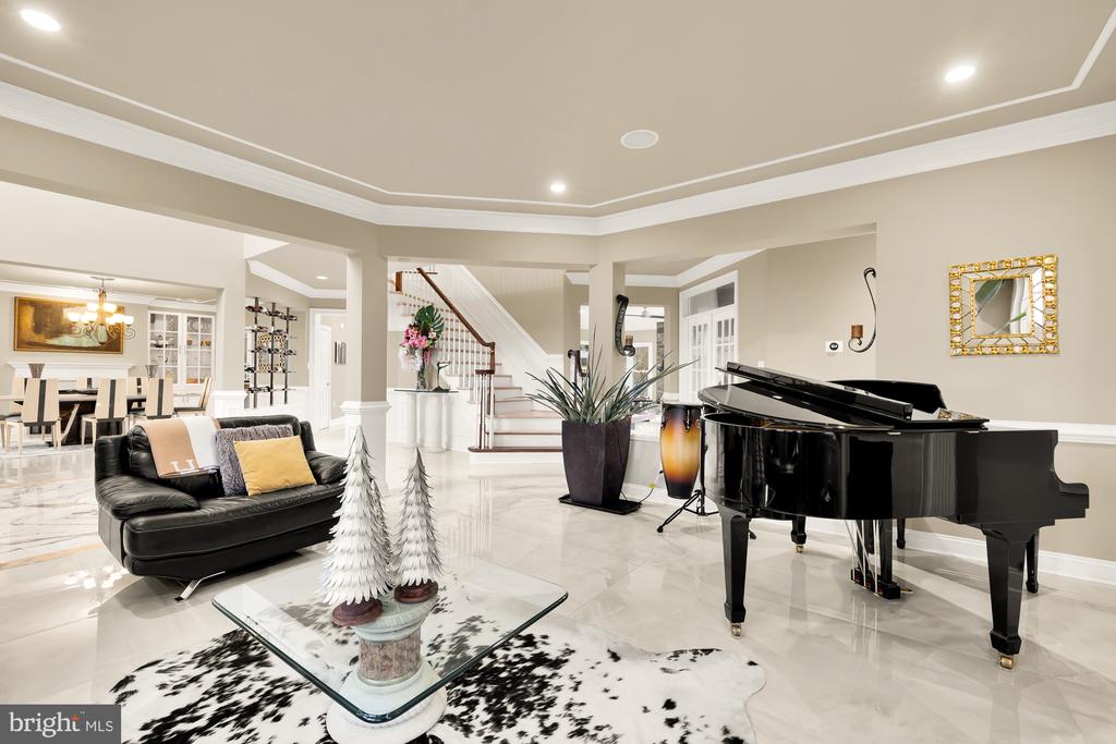 19109 PEALE LANE