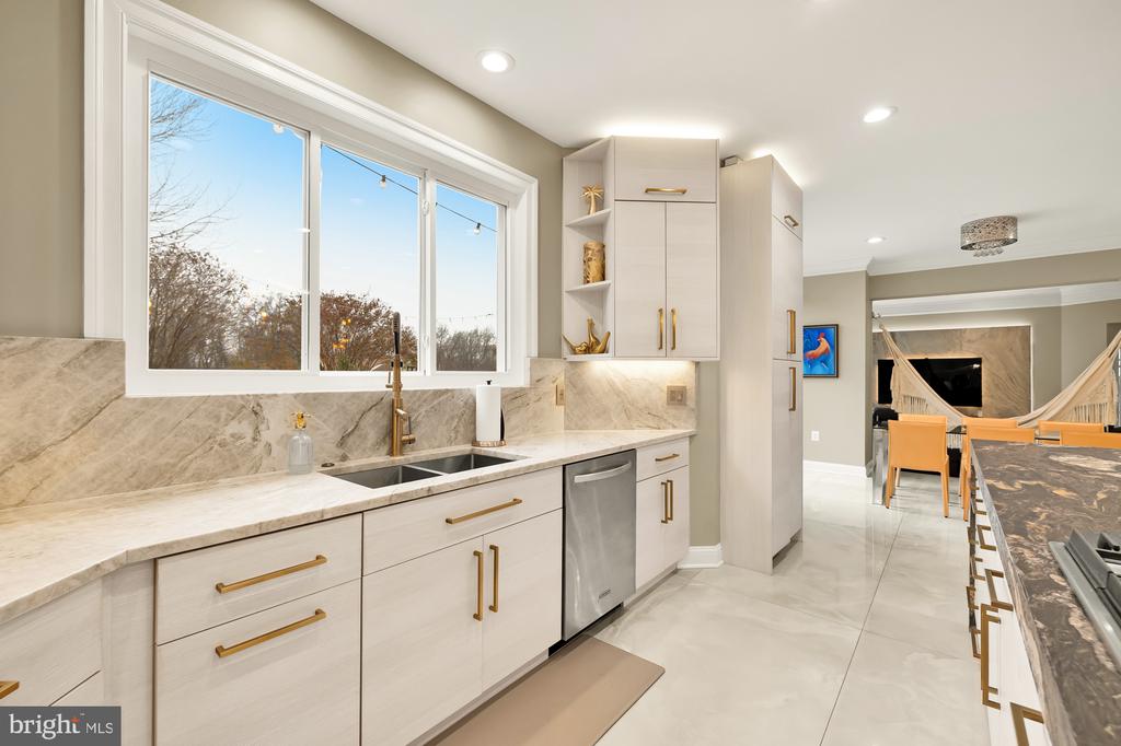 19109 PEALE LANE
