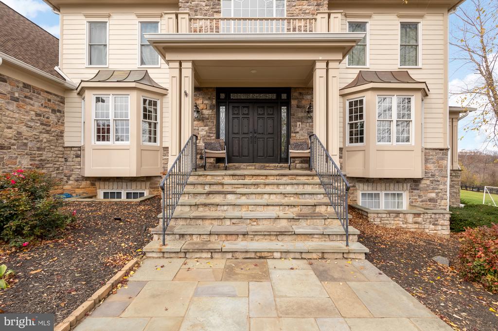 19109 PEALE LANE