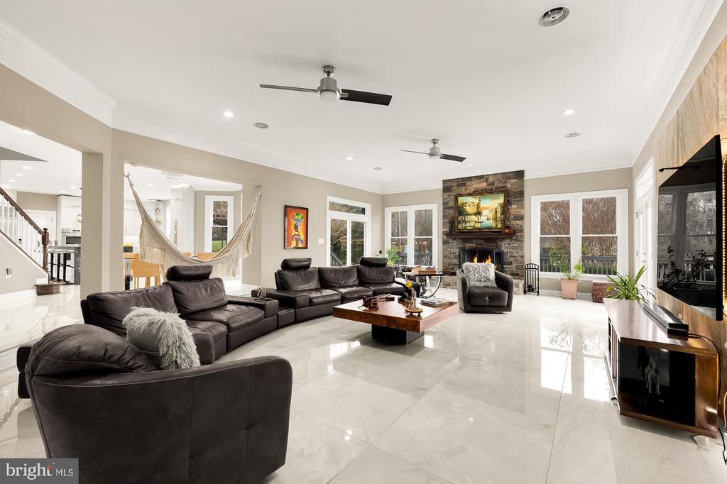 19109 PEALE LANE
