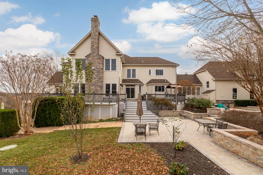 19109 PEALE LANE