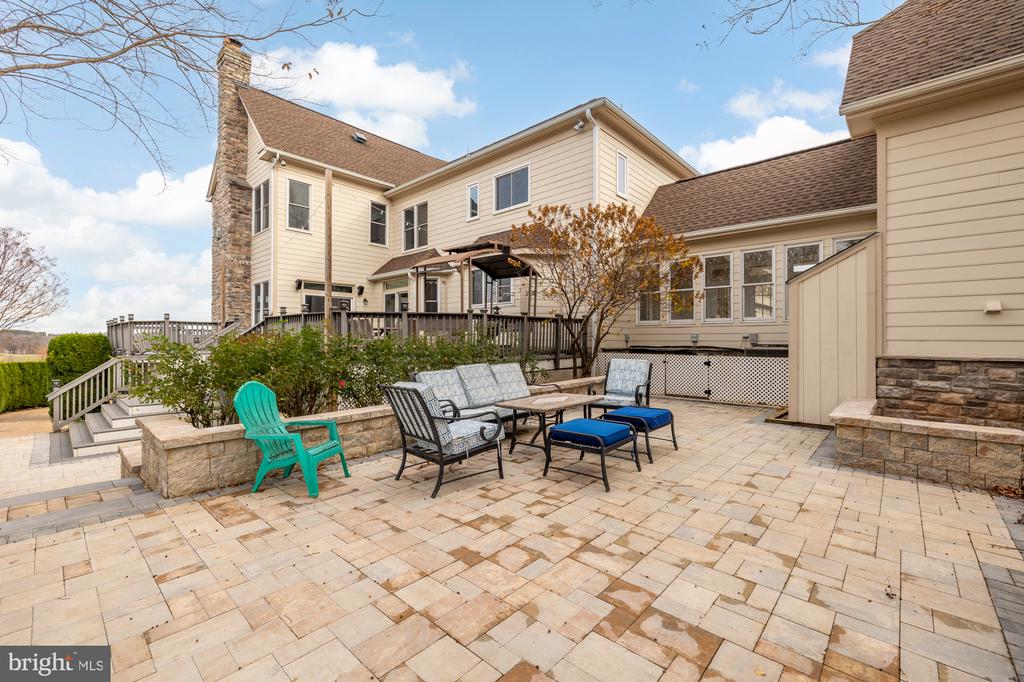 19109 PEALE LANE