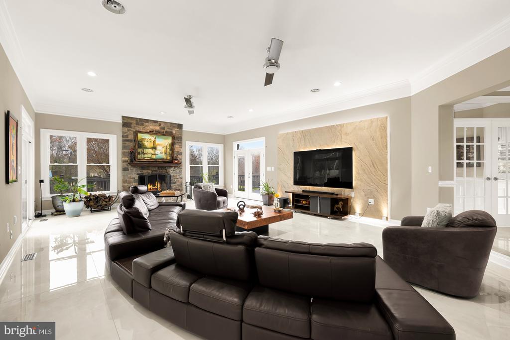 19109 PEALE LANE