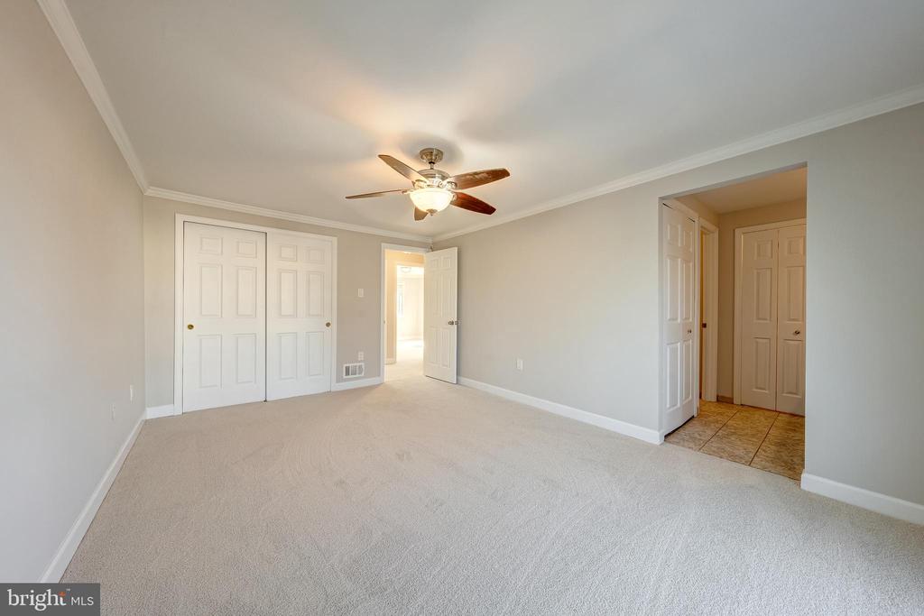 15 Carolina Ct