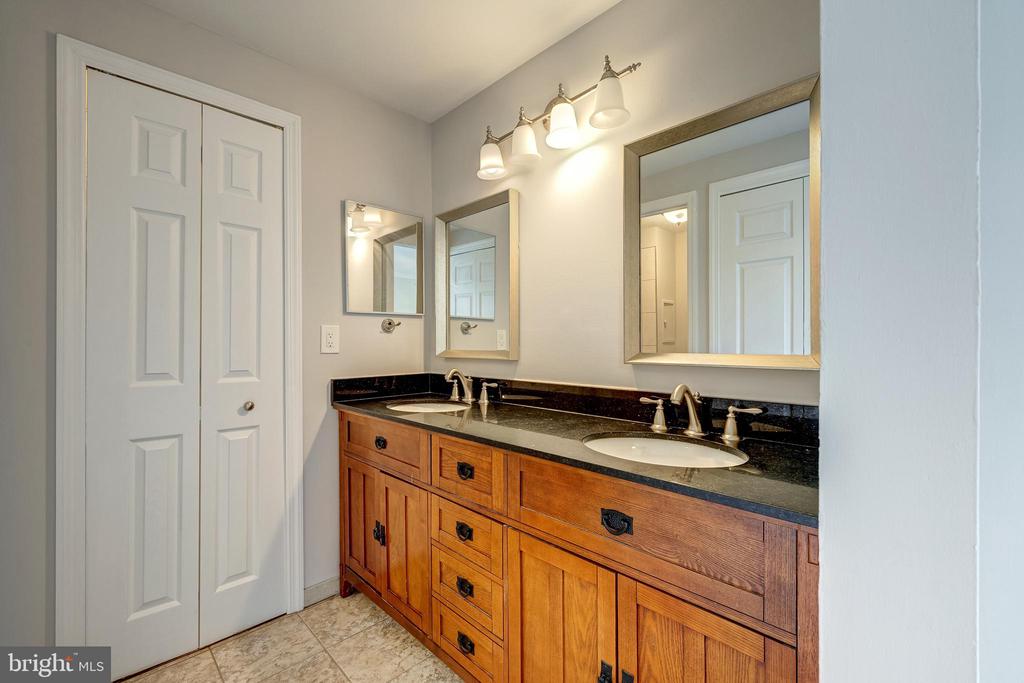 15 Carolina Ct