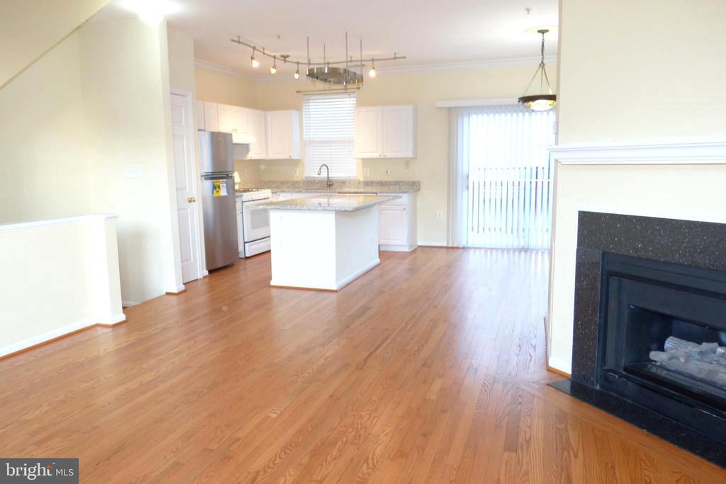 21782 JARVIS SQUARE 21782