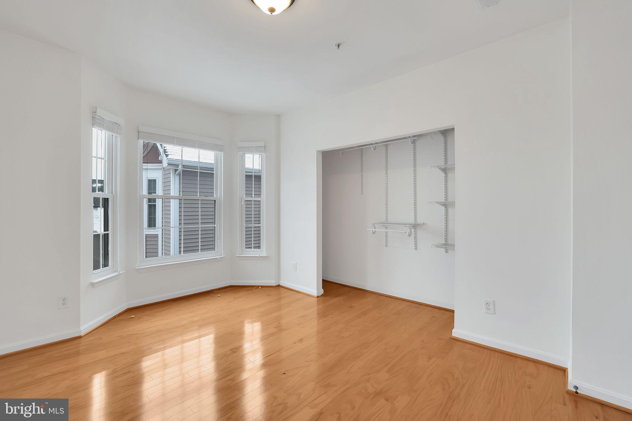 46604 Ellicott Sq #300