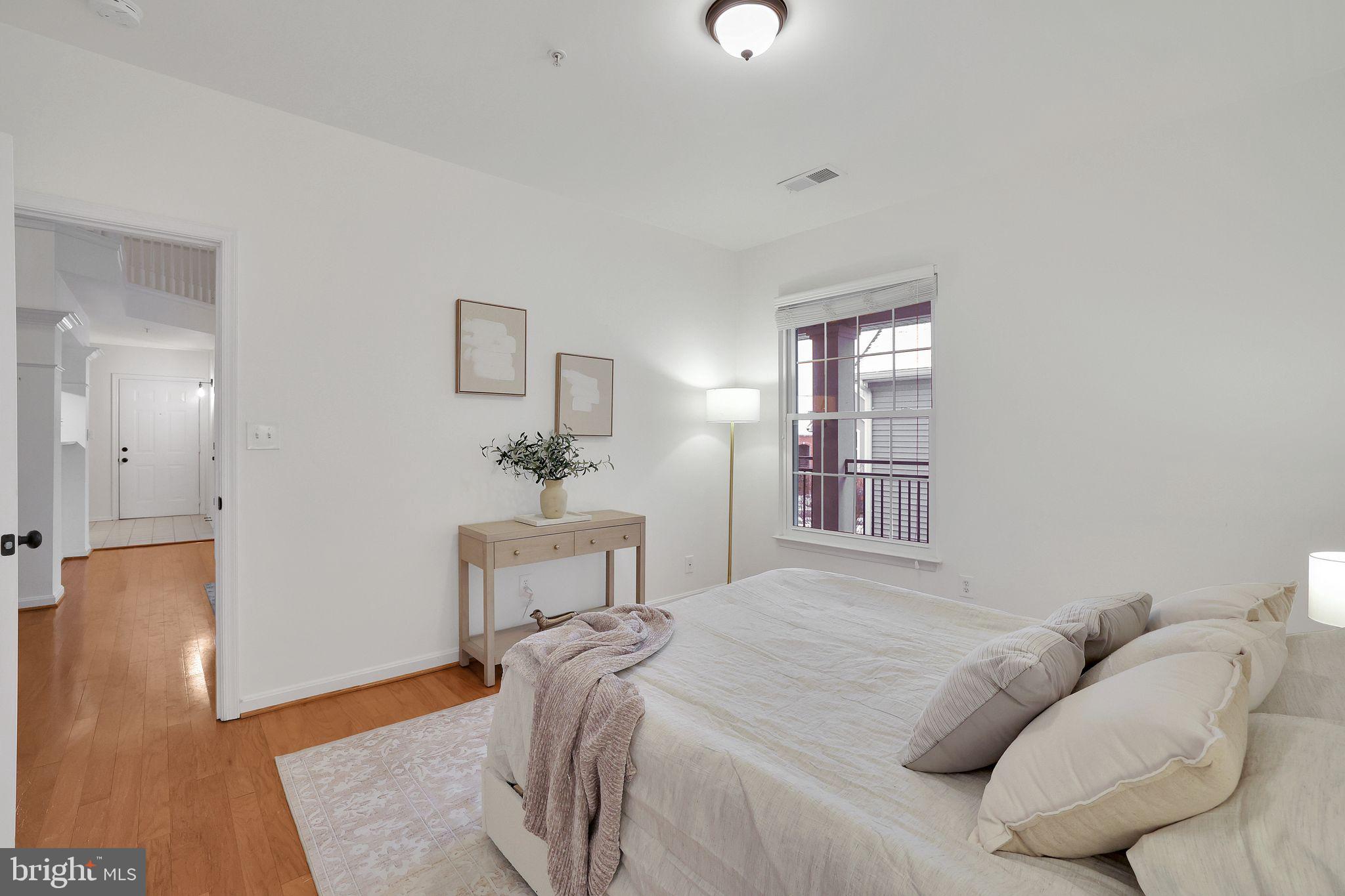 46604 Ellicott Sq #300