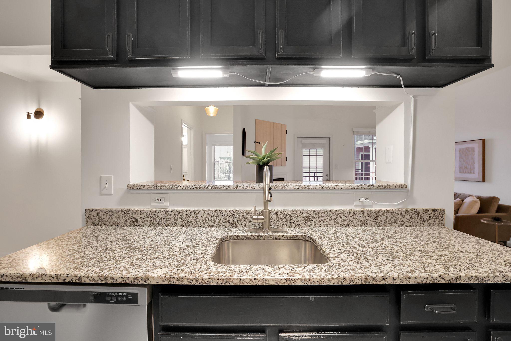 46604 Ellicott Sq #300