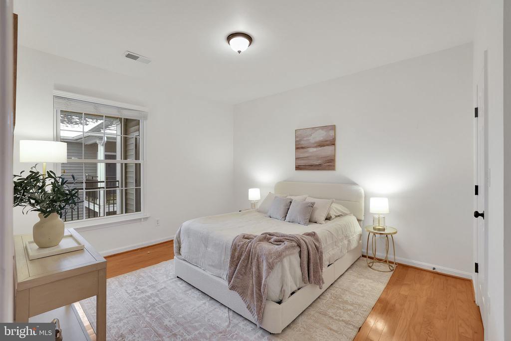 46604 Ellicott Sq #300