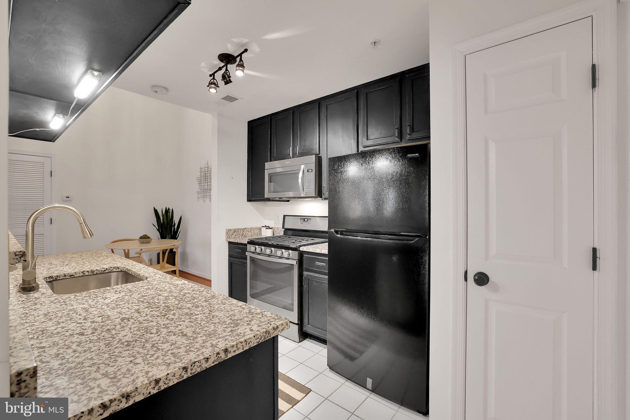 46604 Ellicott Sq #300