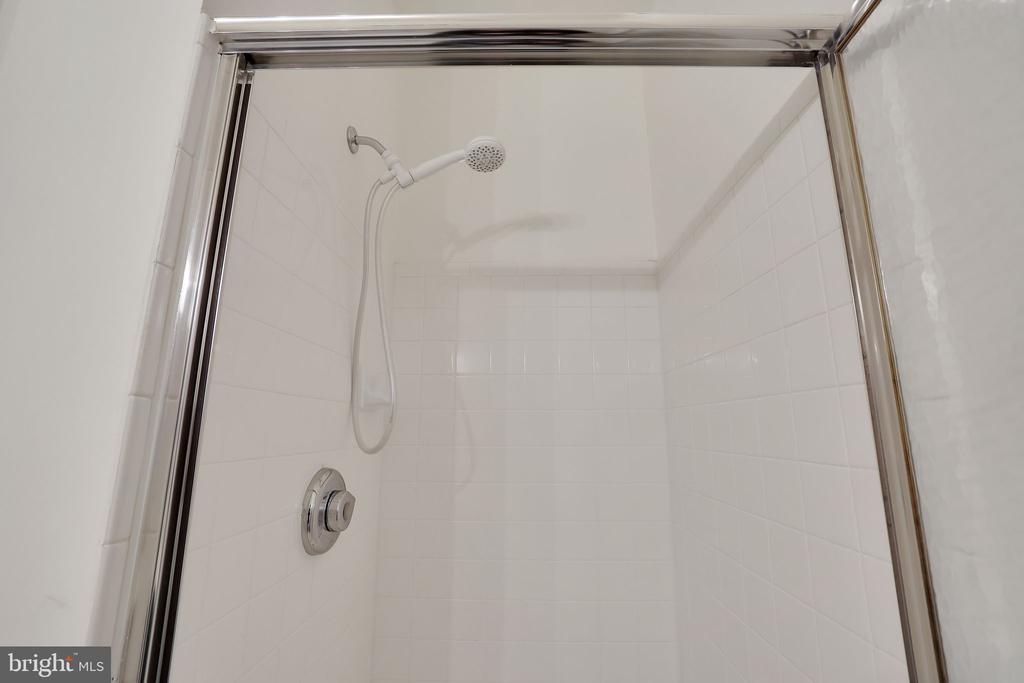 46604 Ellicott Sq #300