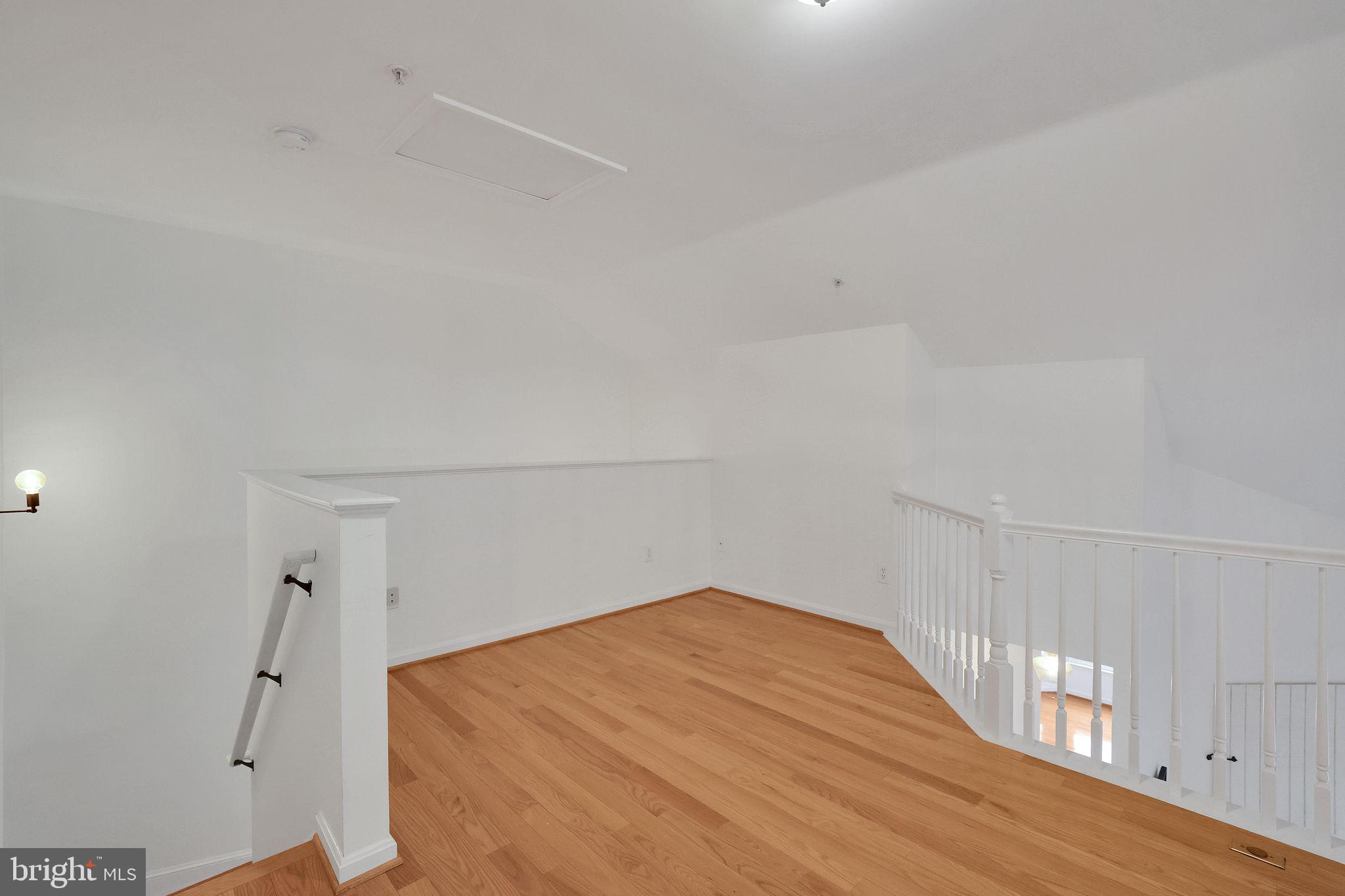46604 Ellicott Sq #300