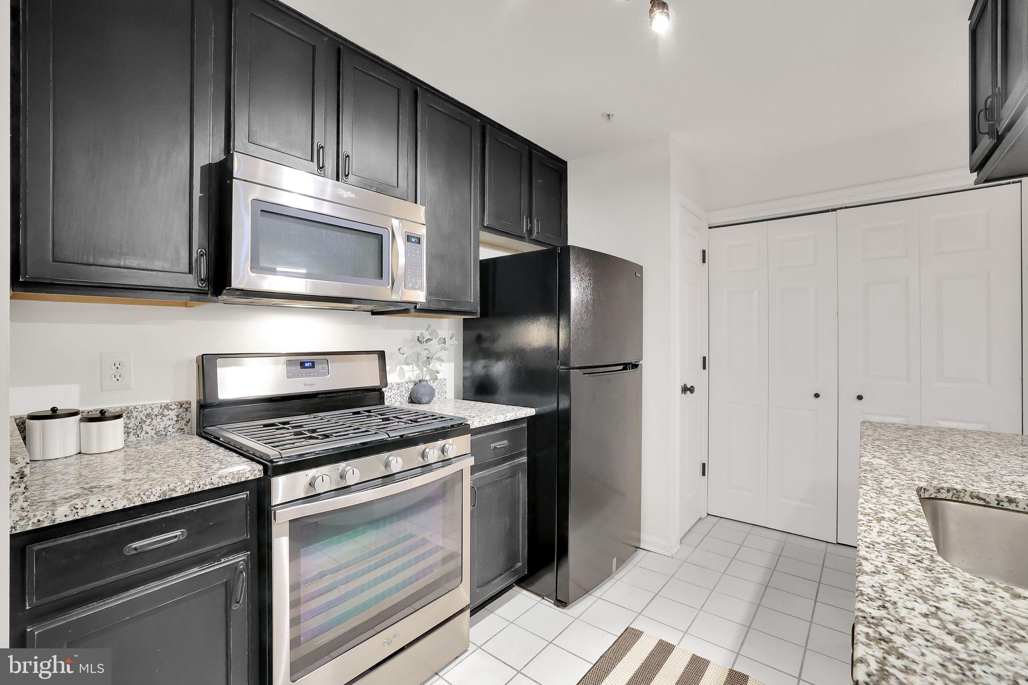46604 Ellicott Sq #300