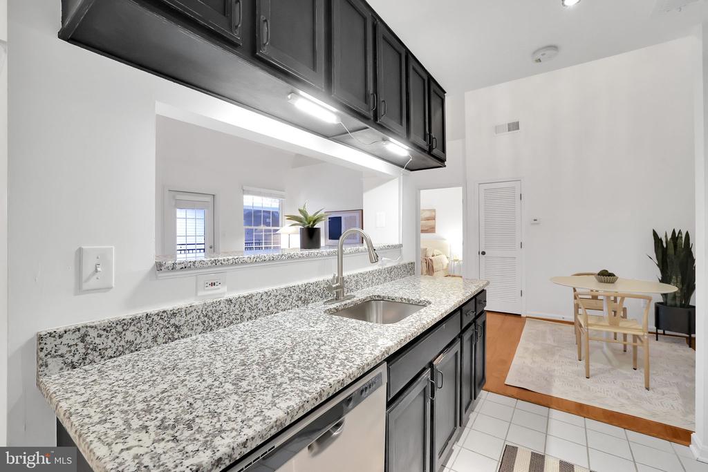 46604 Ellicott Sq #300