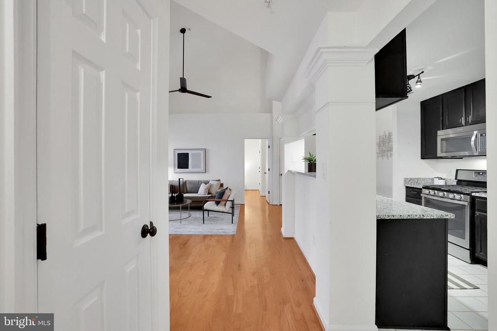 46604 Ellicott Sq #300