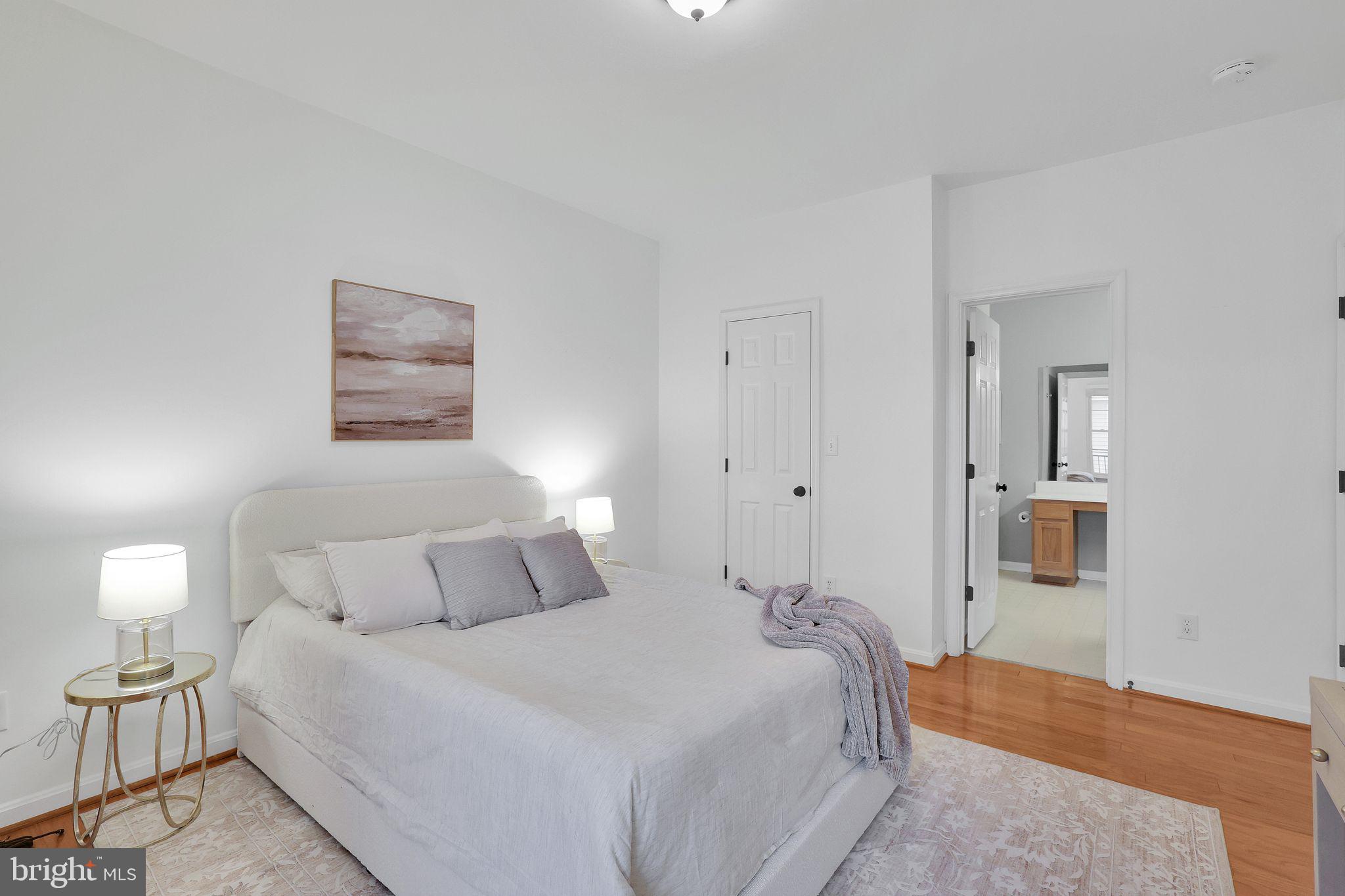 46604 Ellicott Sq #300