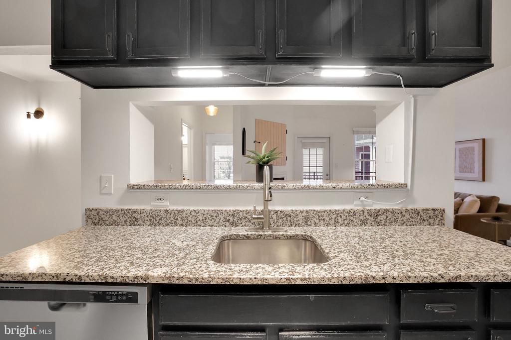 46604 Ellicott Sq #300