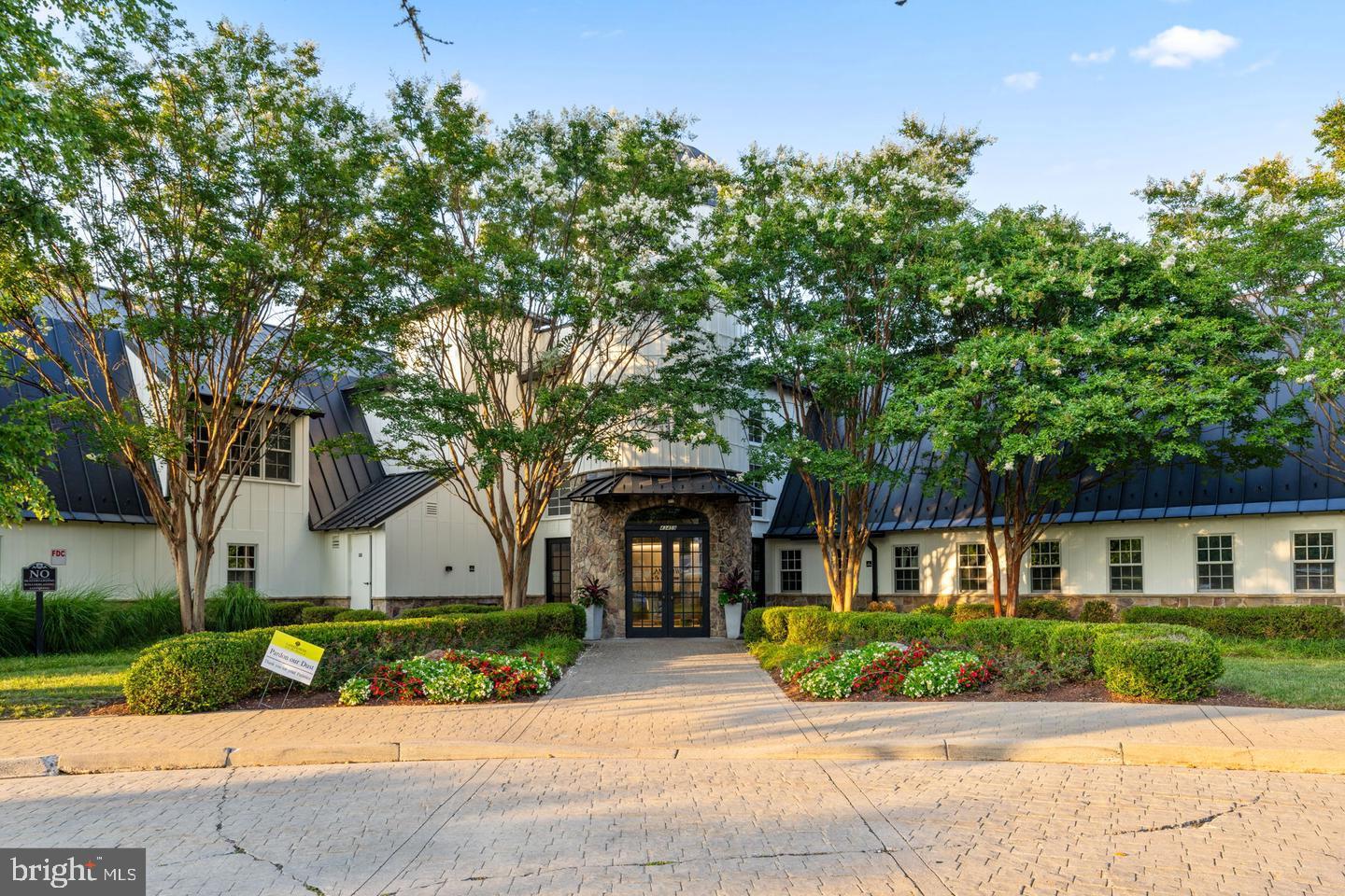 18971 KIPHEART DRIVE