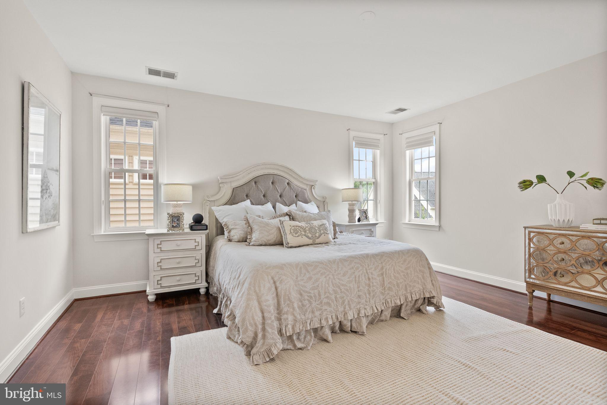 18971 KIPHEART DRIVE