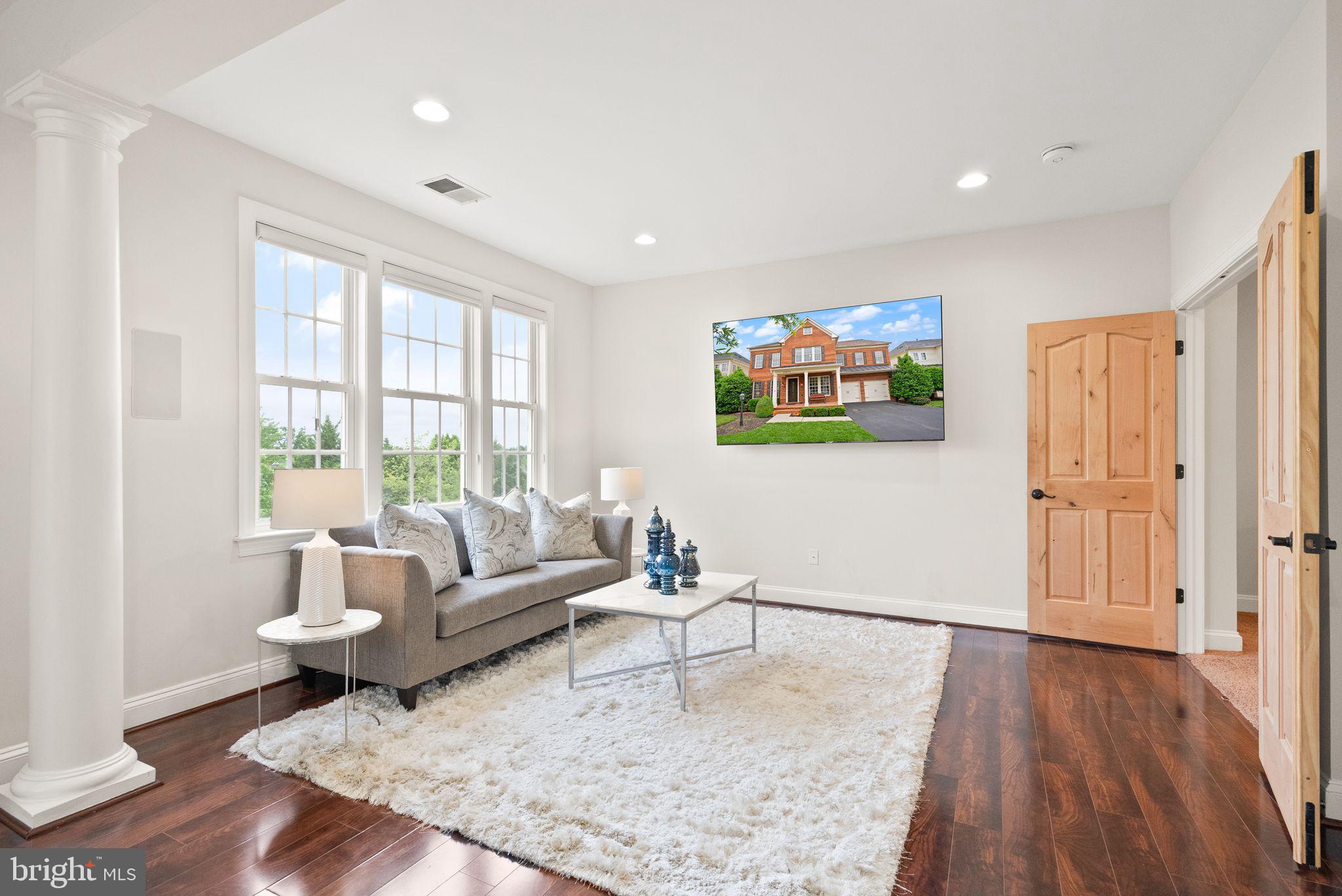 18971 KIPHEART DRIVE