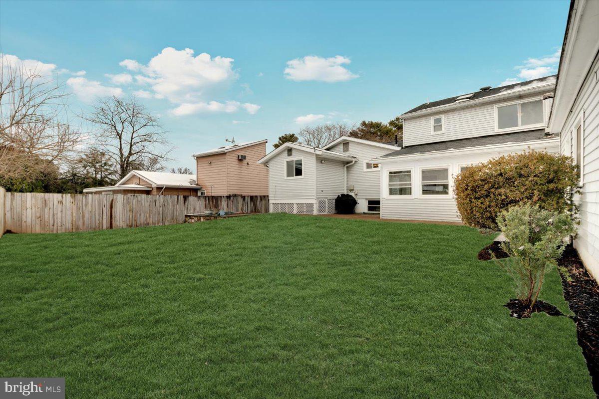 1602 E Jefferson Ct