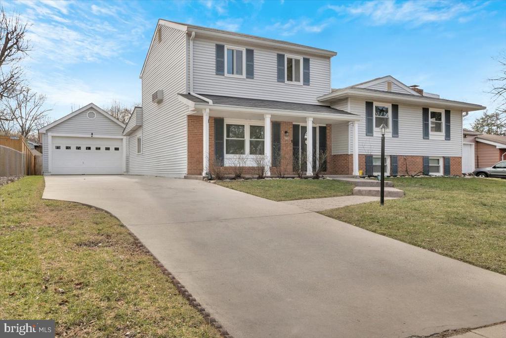 1602 E Jefferson Ct