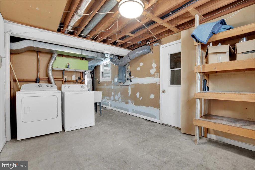 1602 E Jefferson Ct