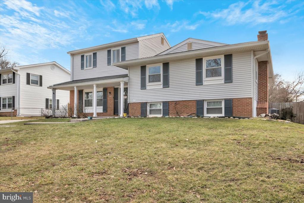 1602 E Jefferson Ct