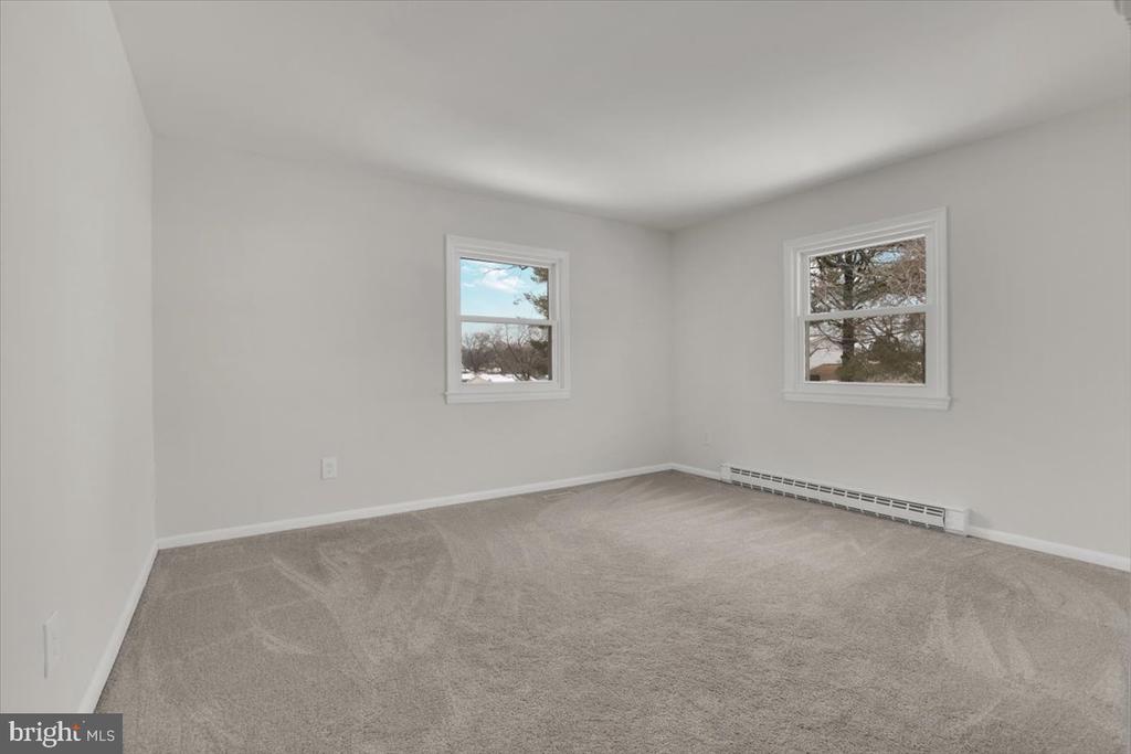 1602 E Jefferson Ct
