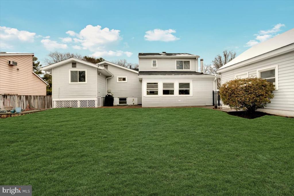 1602 E Jefferson Ct