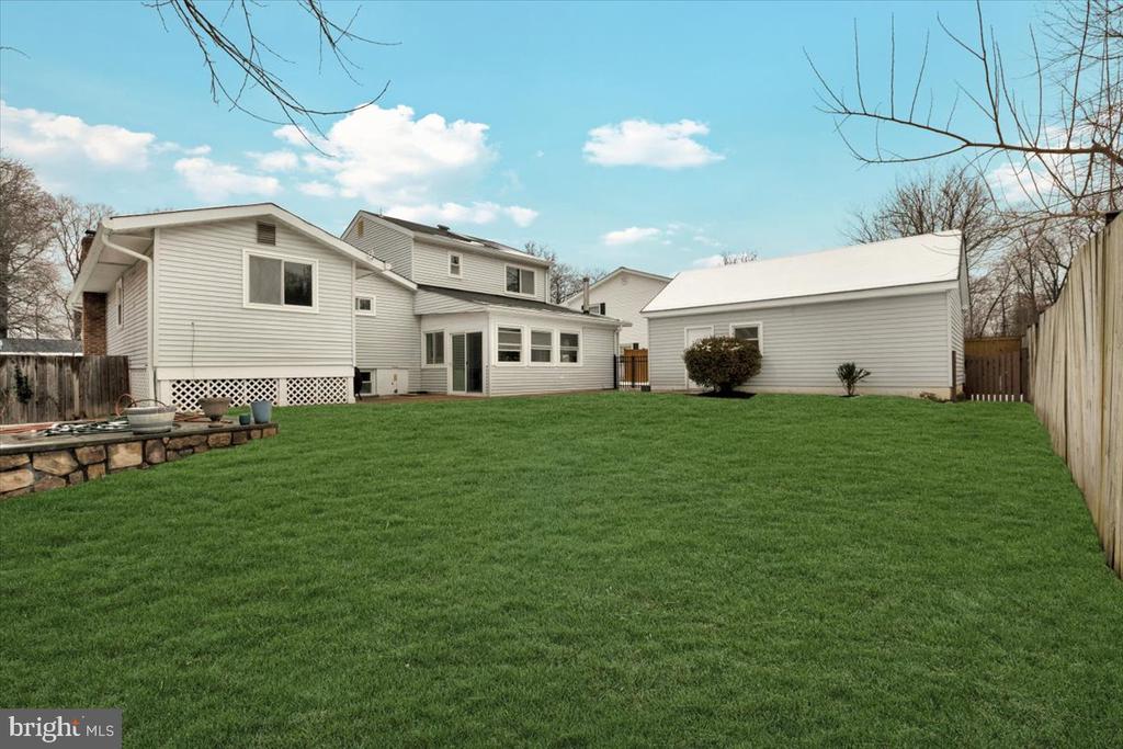 1602 E Jefferson Ct