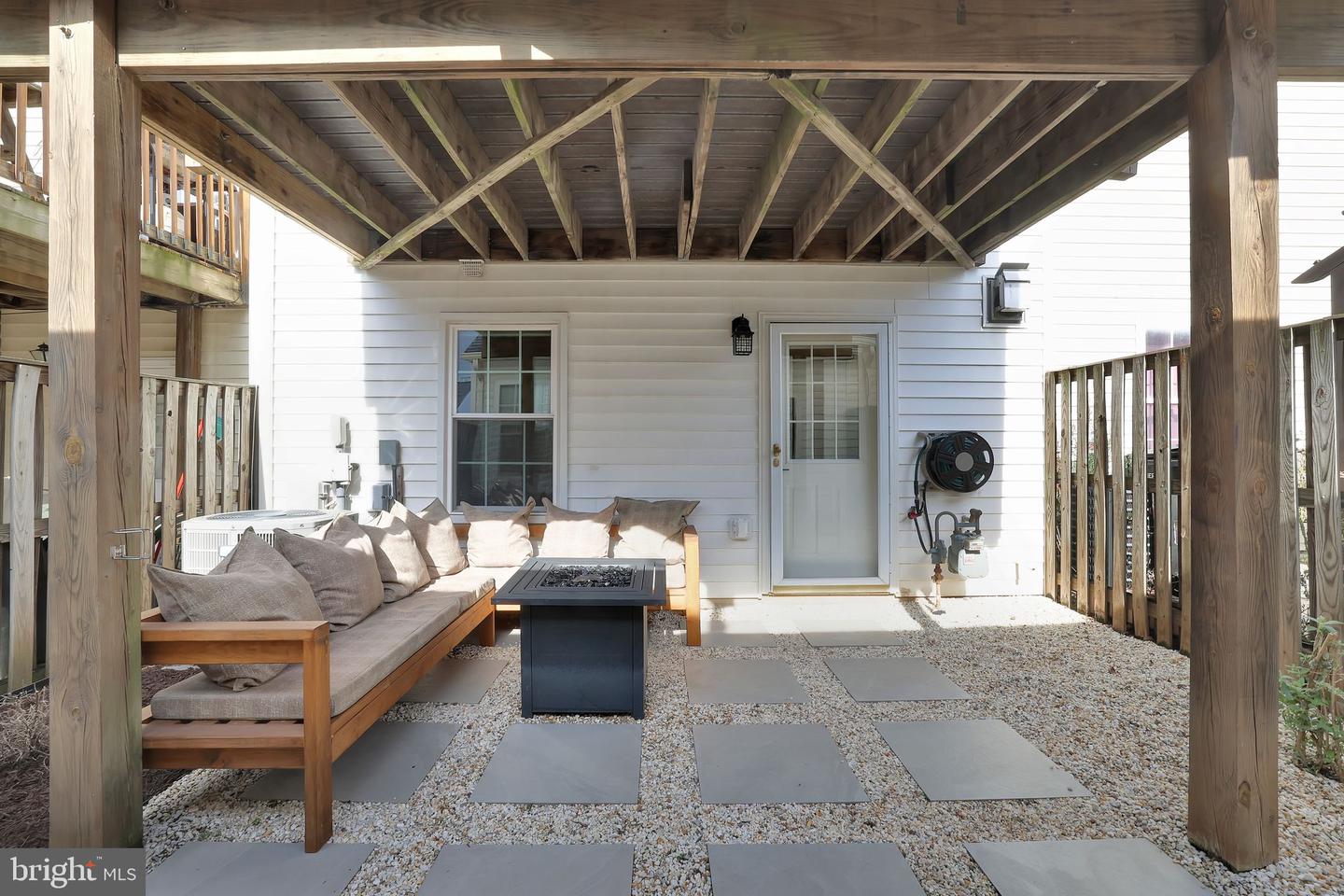 22952 Regent Ter