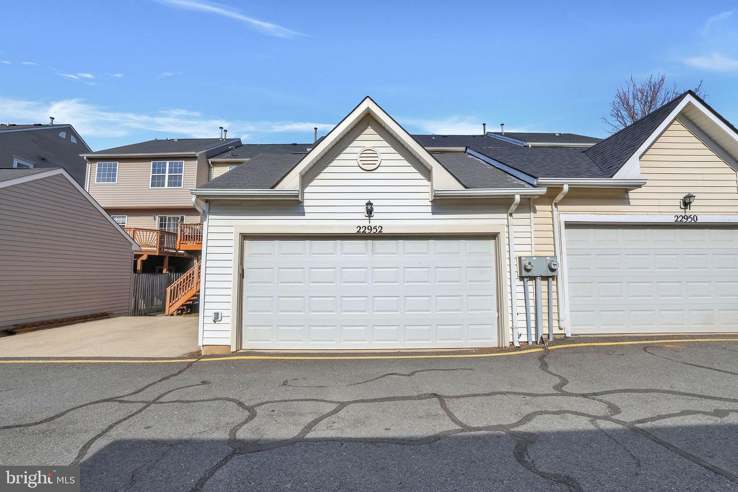 22952 Regent Ter