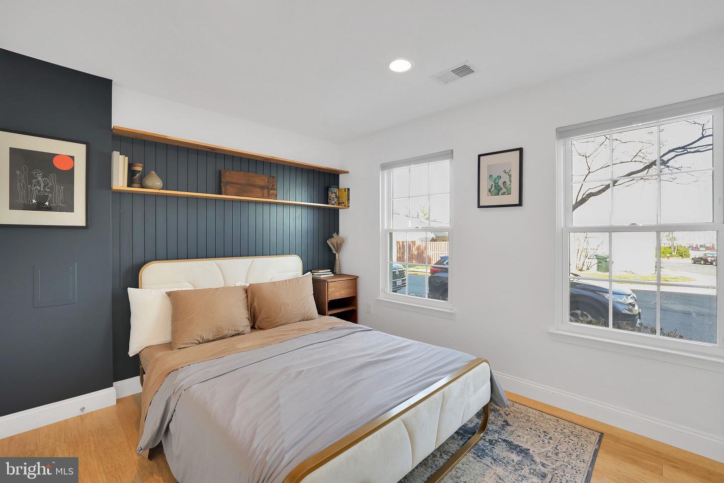 22952 Regent Ter