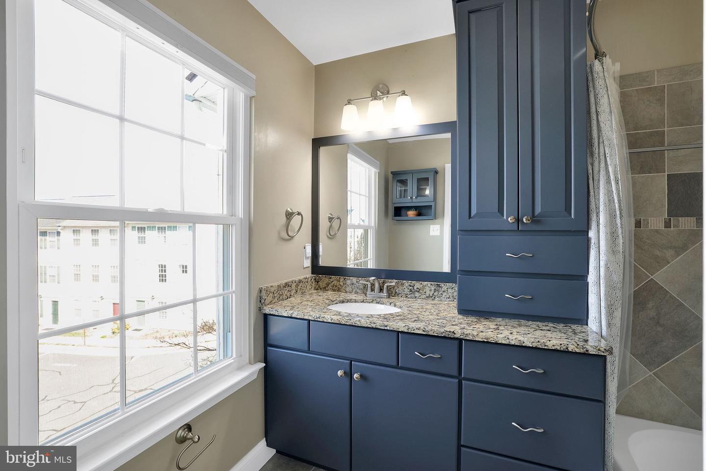 22952 Regent Ter