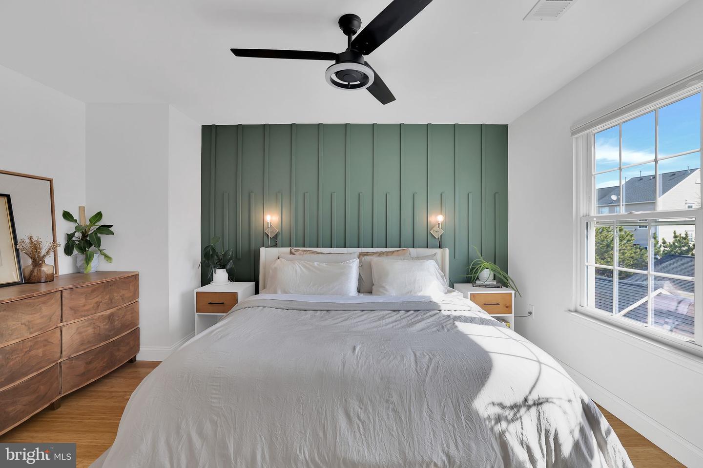 22952 Regent Ter