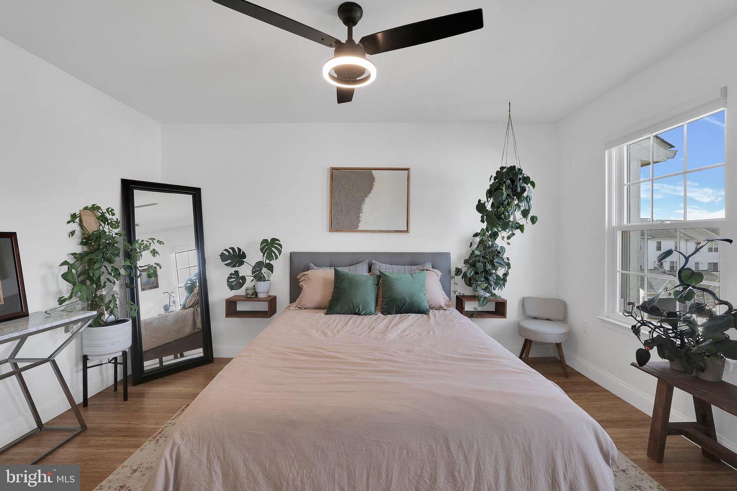 22952 Regent Ter