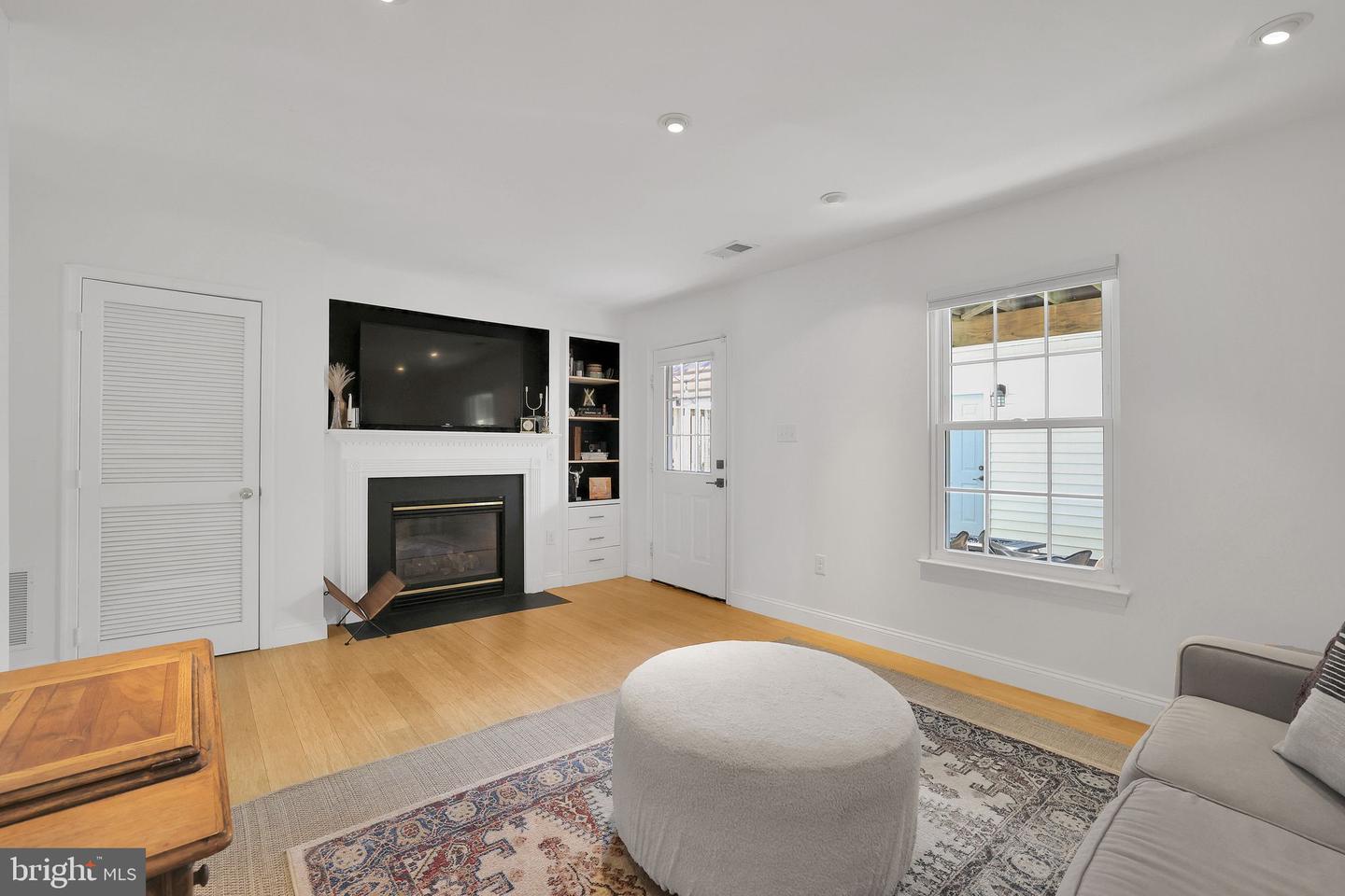 22952 Regent Ter