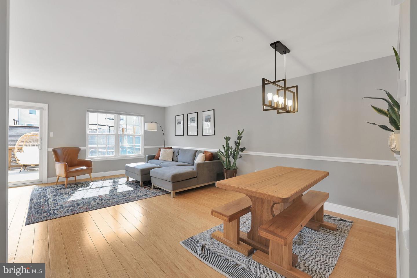 22952 Regent Ter