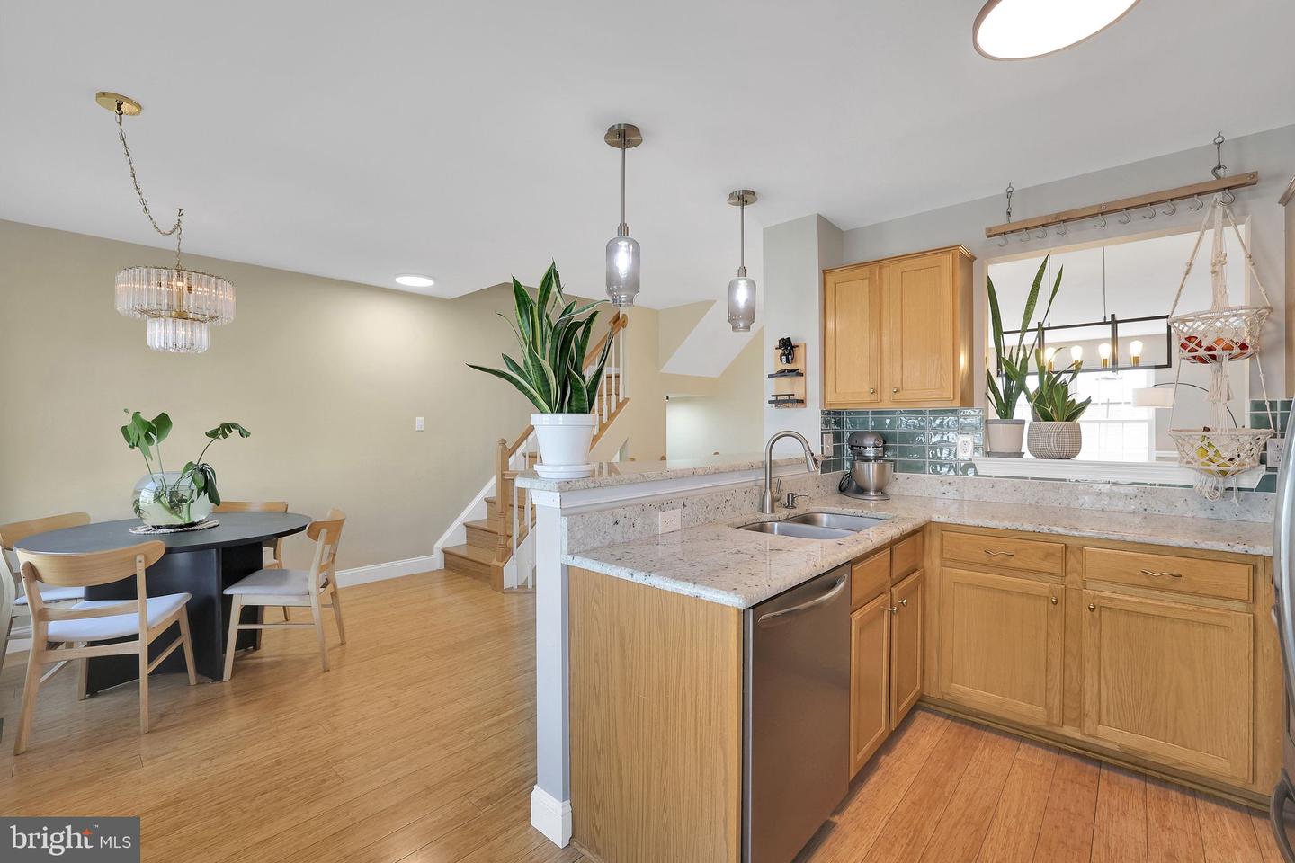22952 Regent Ter